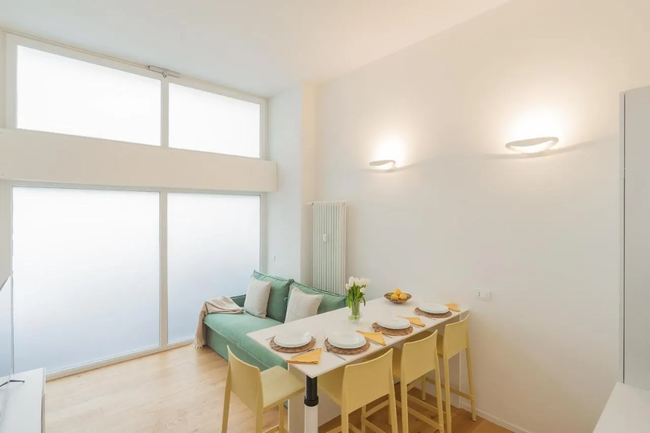 A Step From The Lake Apartment By Rent All Como Itália